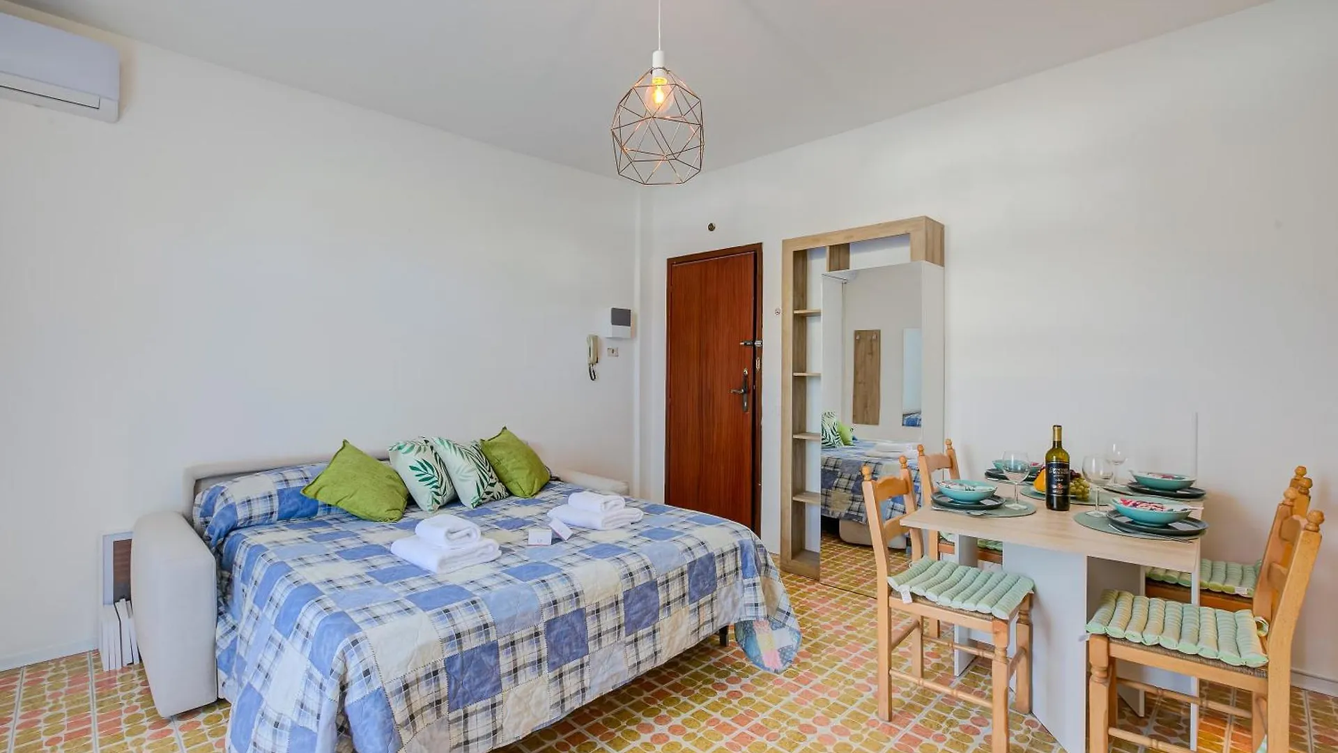 Missy Apartment - Happy Rentals Peschiera del Garda Italy