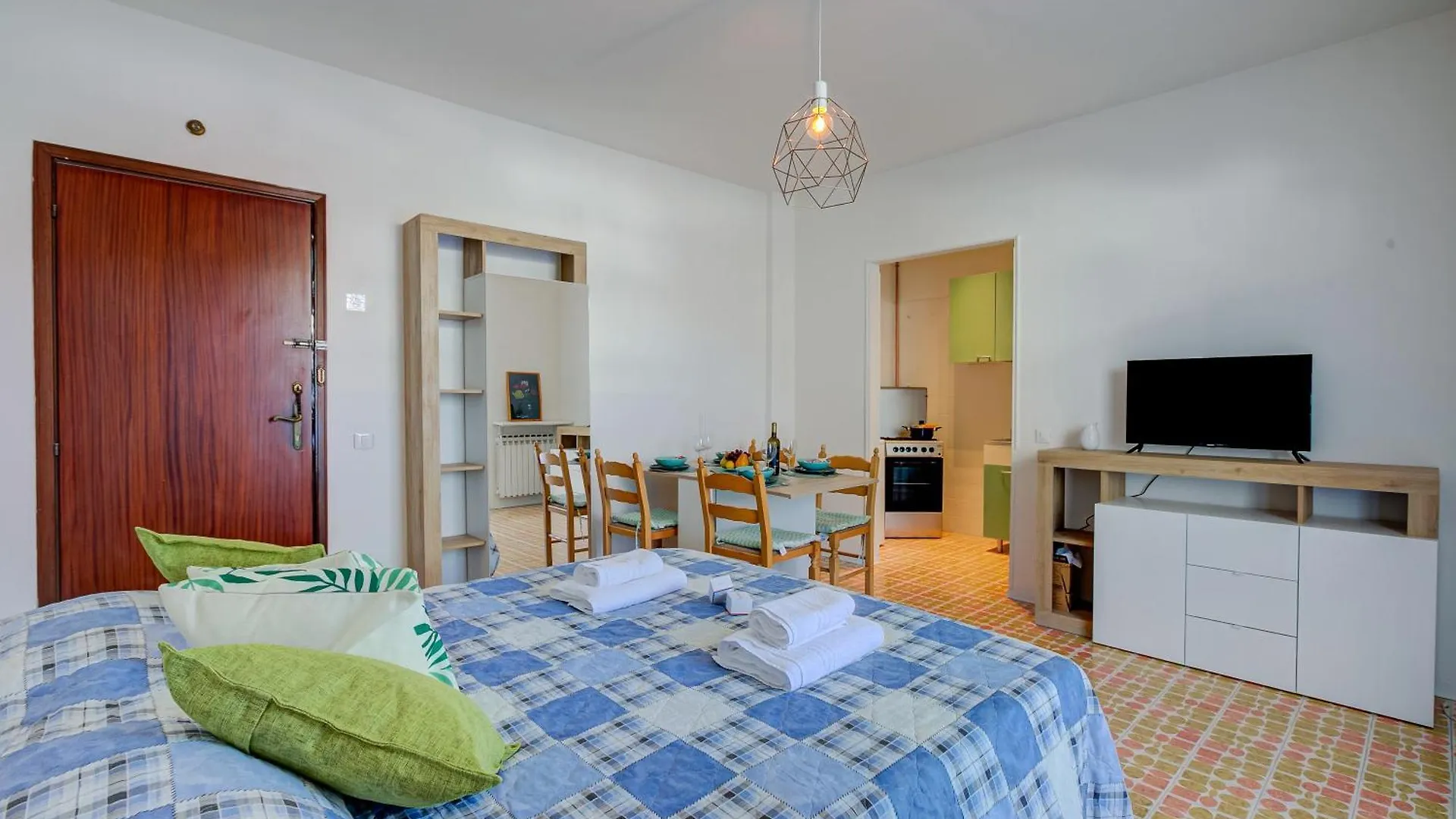 Missy Apartment - Happy Rentals Peschiera del Garda 0*,  Italy